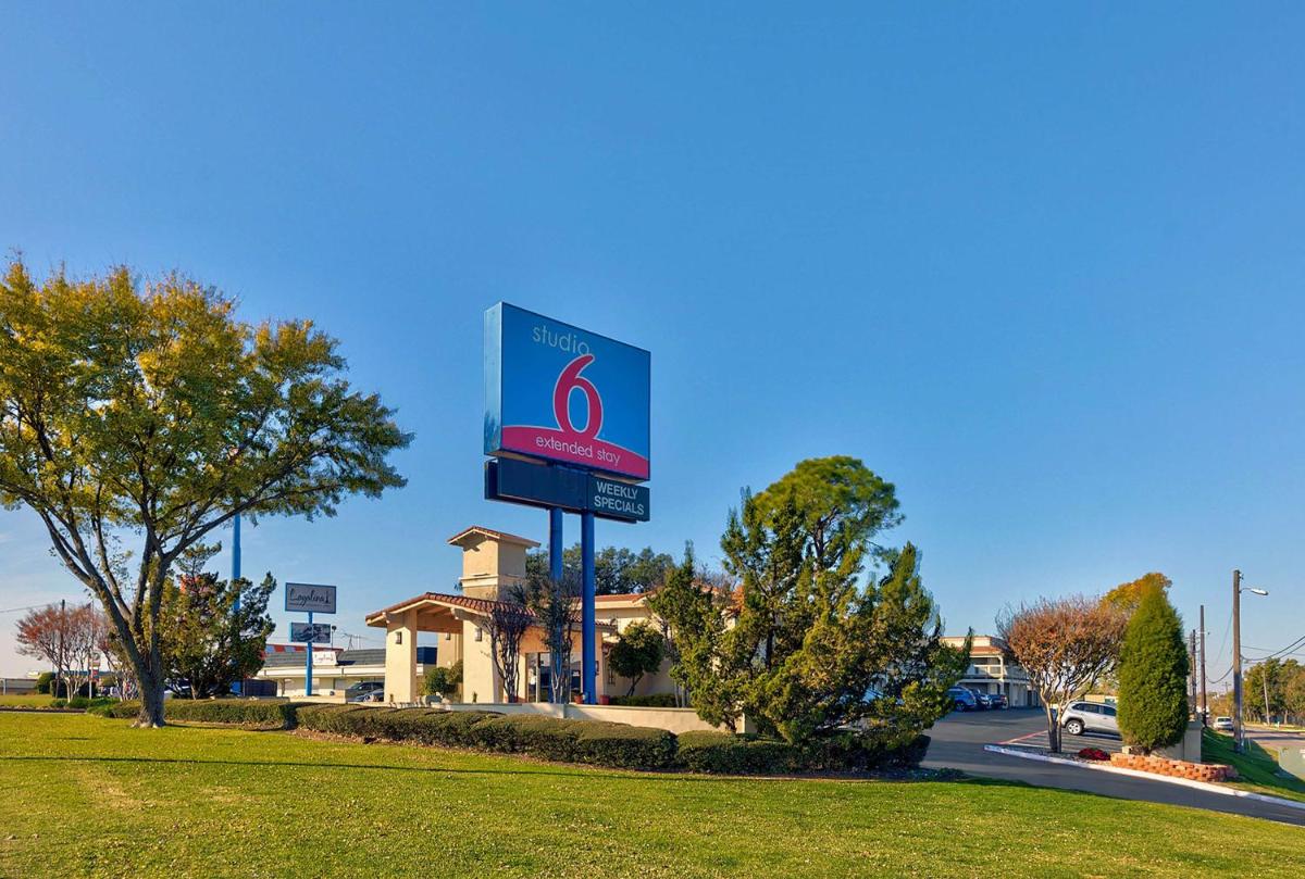 Popular attractions Area Nearby Property